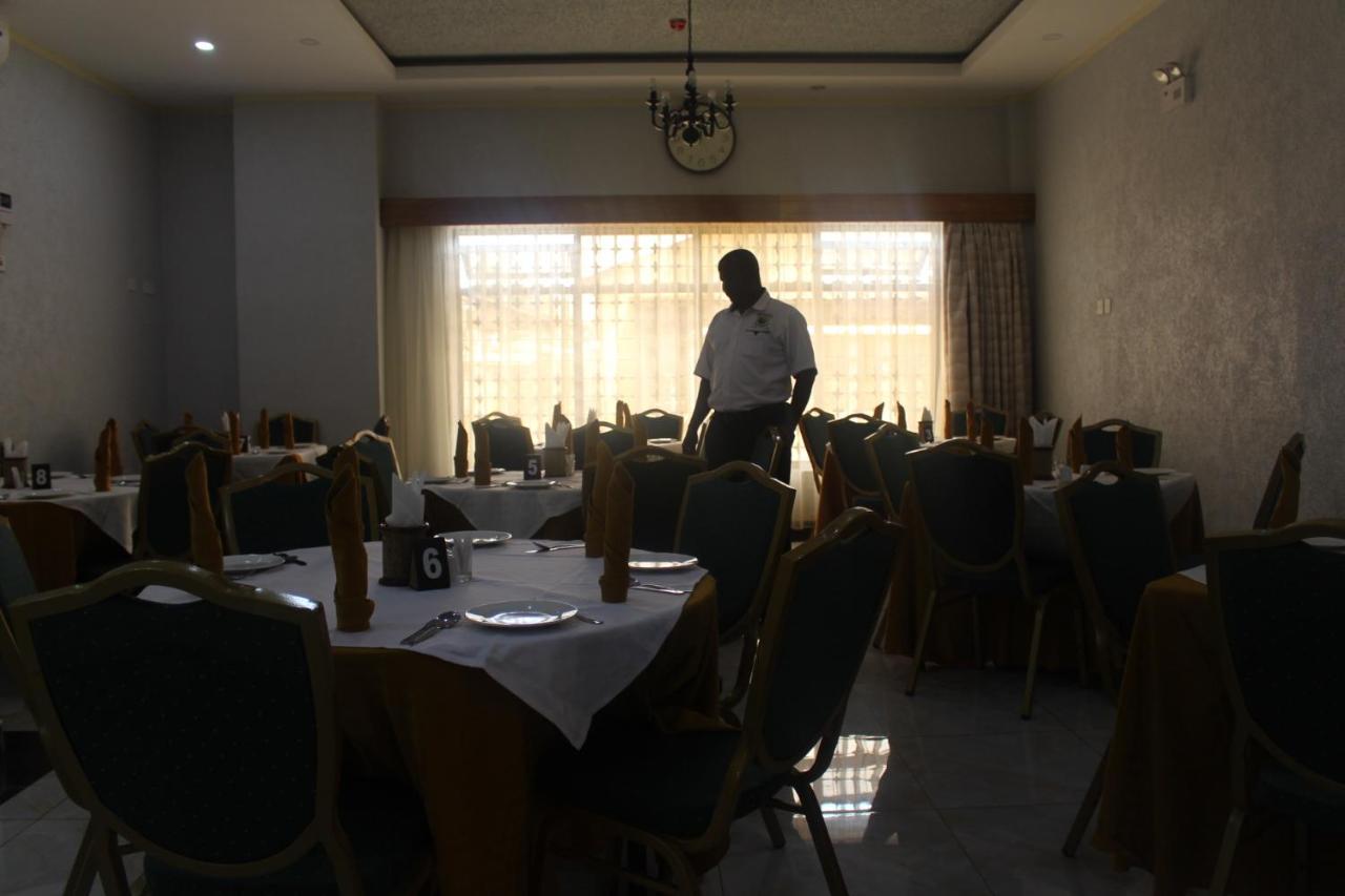 Prinias Hotel キスム エクステリア 写真