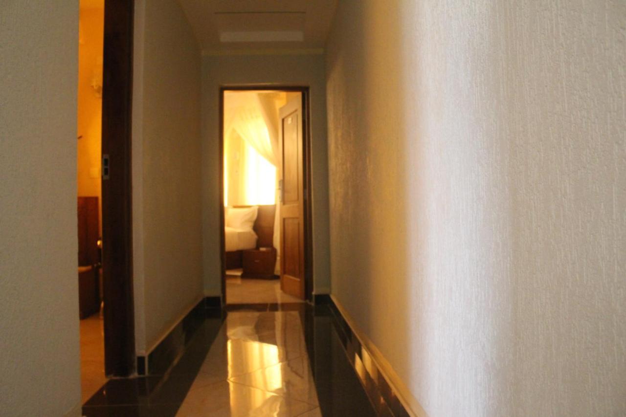 Prinias Hotel キスム エクステリア 写真