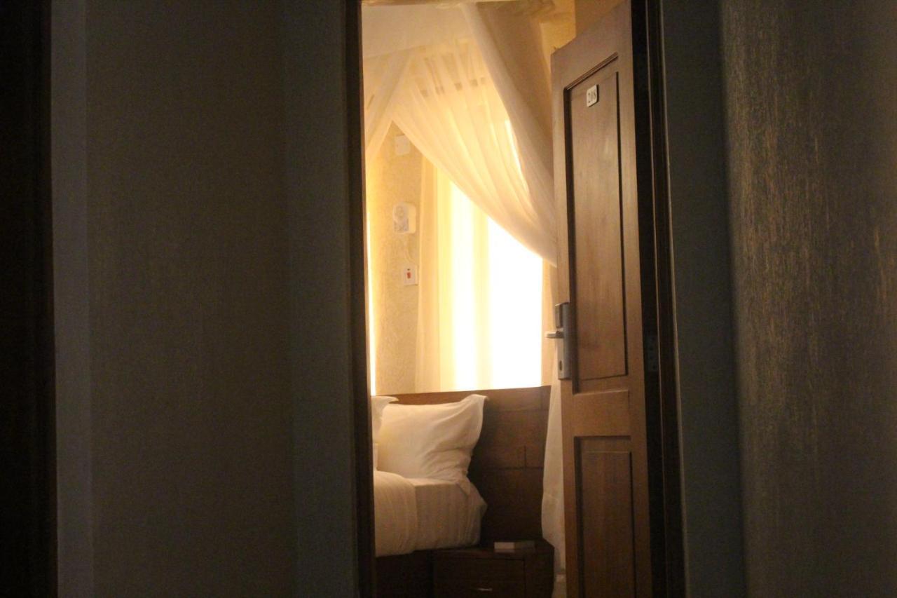 Prinias Hotel キスム エクステリア 写真