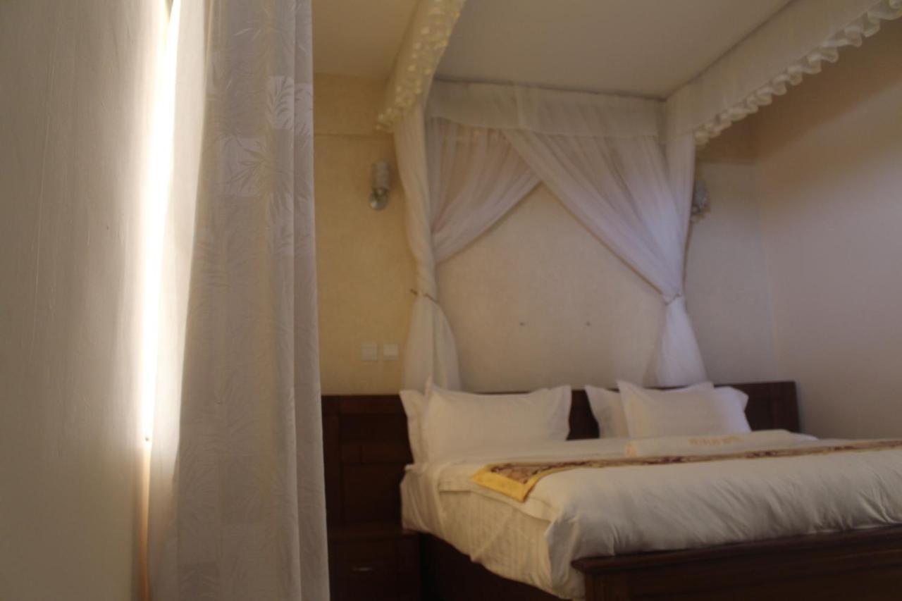 Prinias Hotel キスム エクステリア 写真