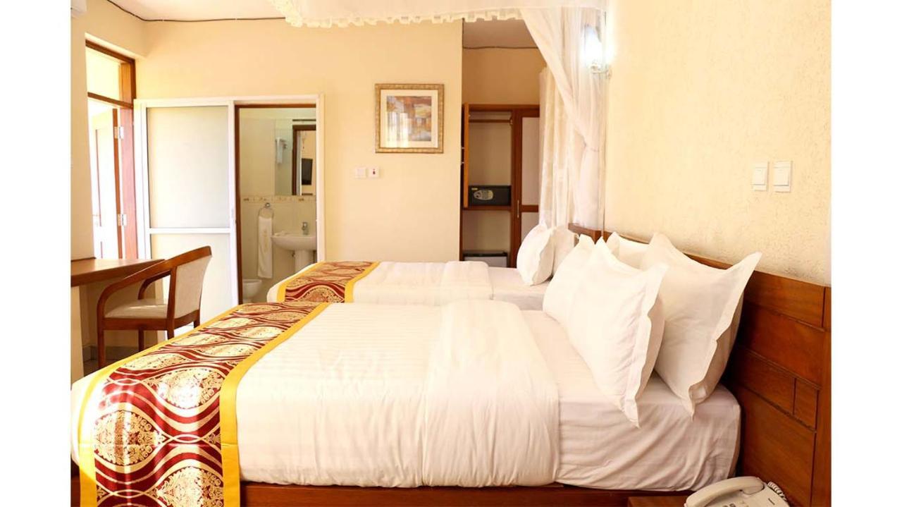 Prinias Hotel キスム エクステリア 写真